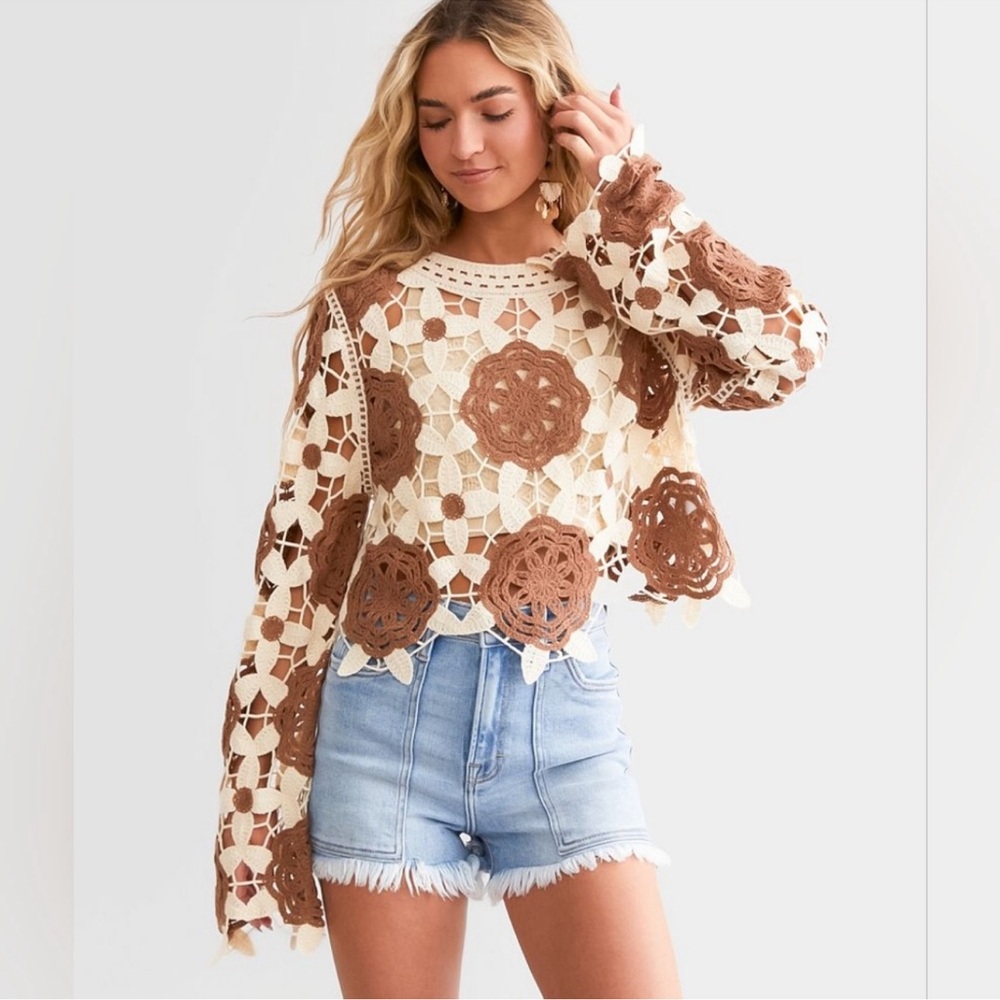 Rebellion Crochet Cropped Long Sleeve Blouse Medium
